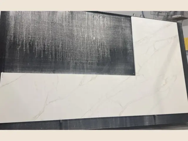 MSI Calacatta Rivessa Quartz remnant, 137" x 26"