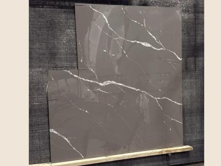 Q Quartz Calacatta Laza Grigio, 64" x 48"
