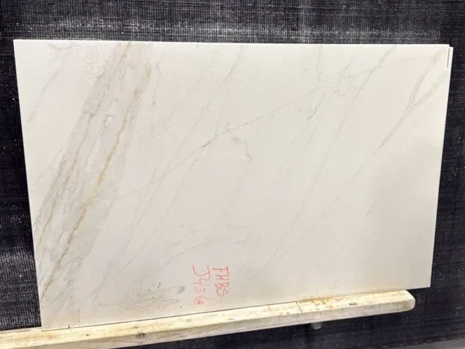 Cosmos Quartz Calacatta Silver Light, 45" x 29"