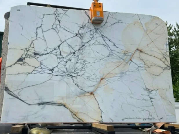 Paonazzo Extra, 115" x 76"