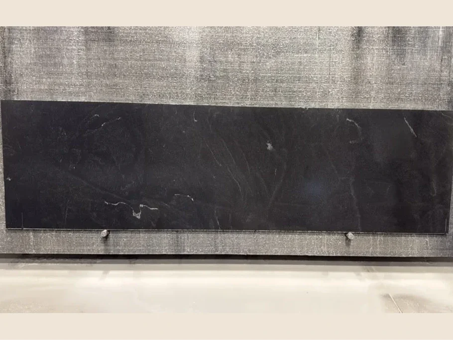 Virginia Mist, 119" x 35"
