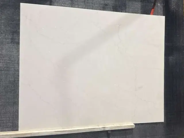 Q Quartz Calacatta Miraggio Lusso Quartz remnant, 62" x 50"