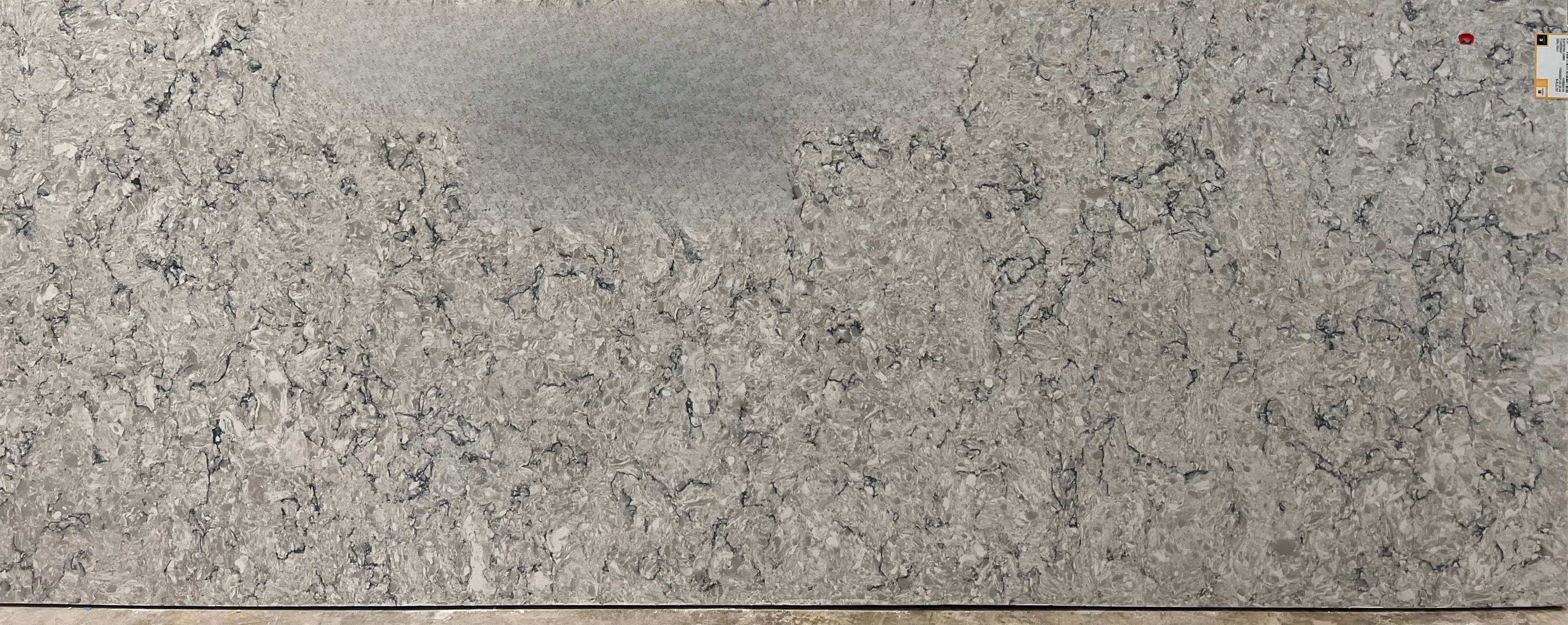 Pietra Silestone, 128" x 36"