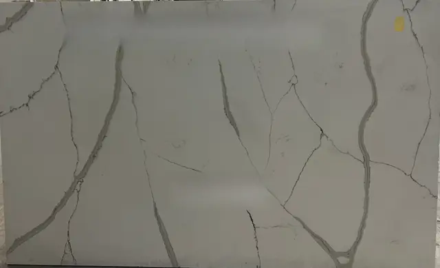 Calacatta Vagli Quartz Quartz remnant, 62" x 38"