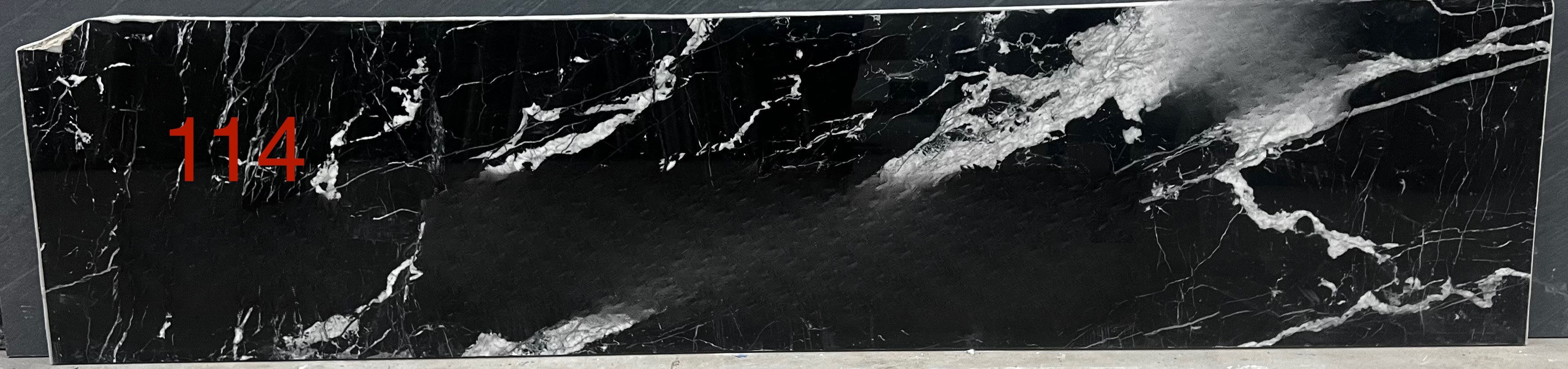 Nero Marquina, 114" x 25"