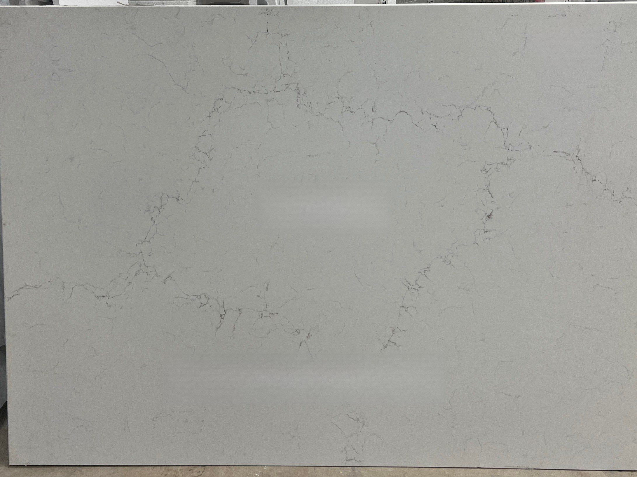 Misterio Quartz, 65" x 47"