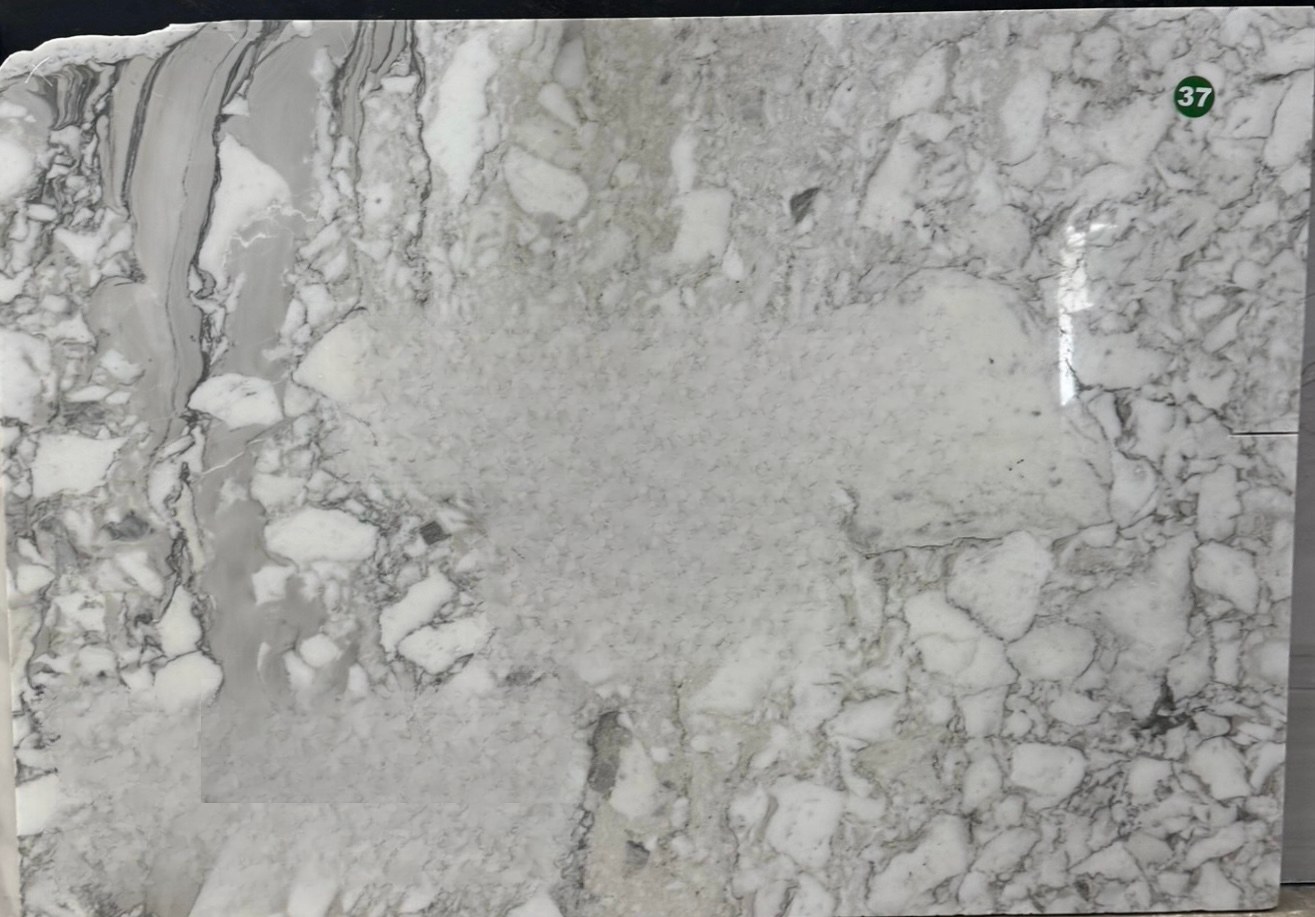 Calacatta Vagli, 58" x 43"