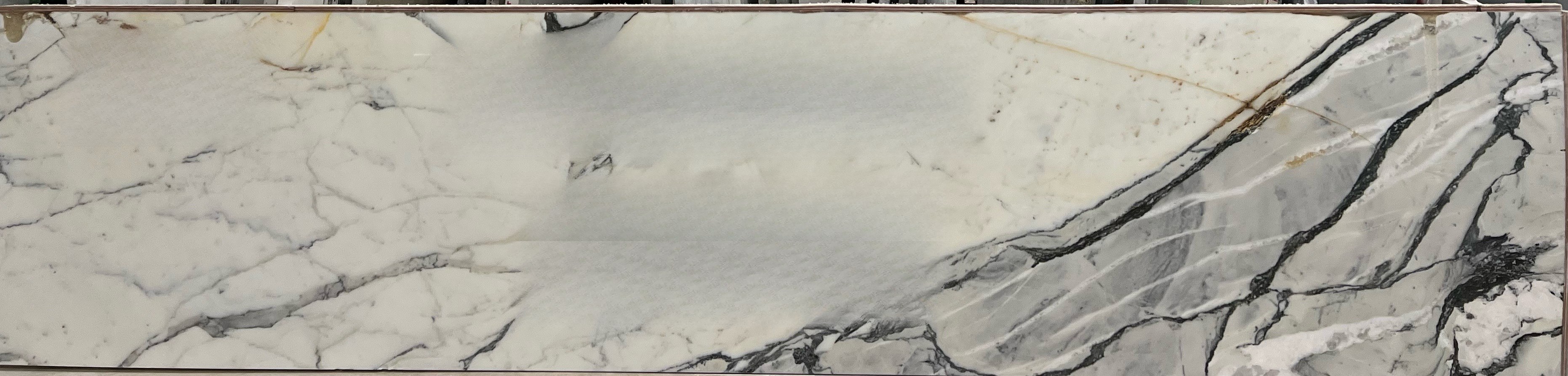 Calacatta, 120" x 26"