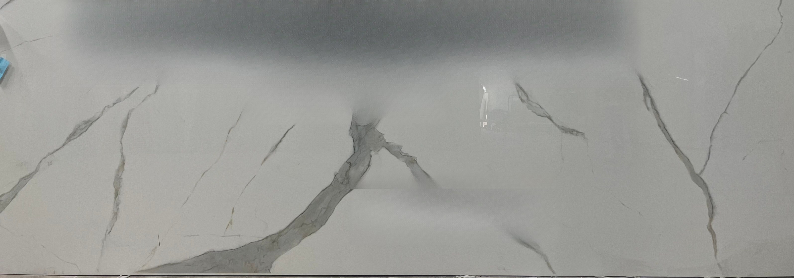 Calacatta Michelangelo, 127" x 44"