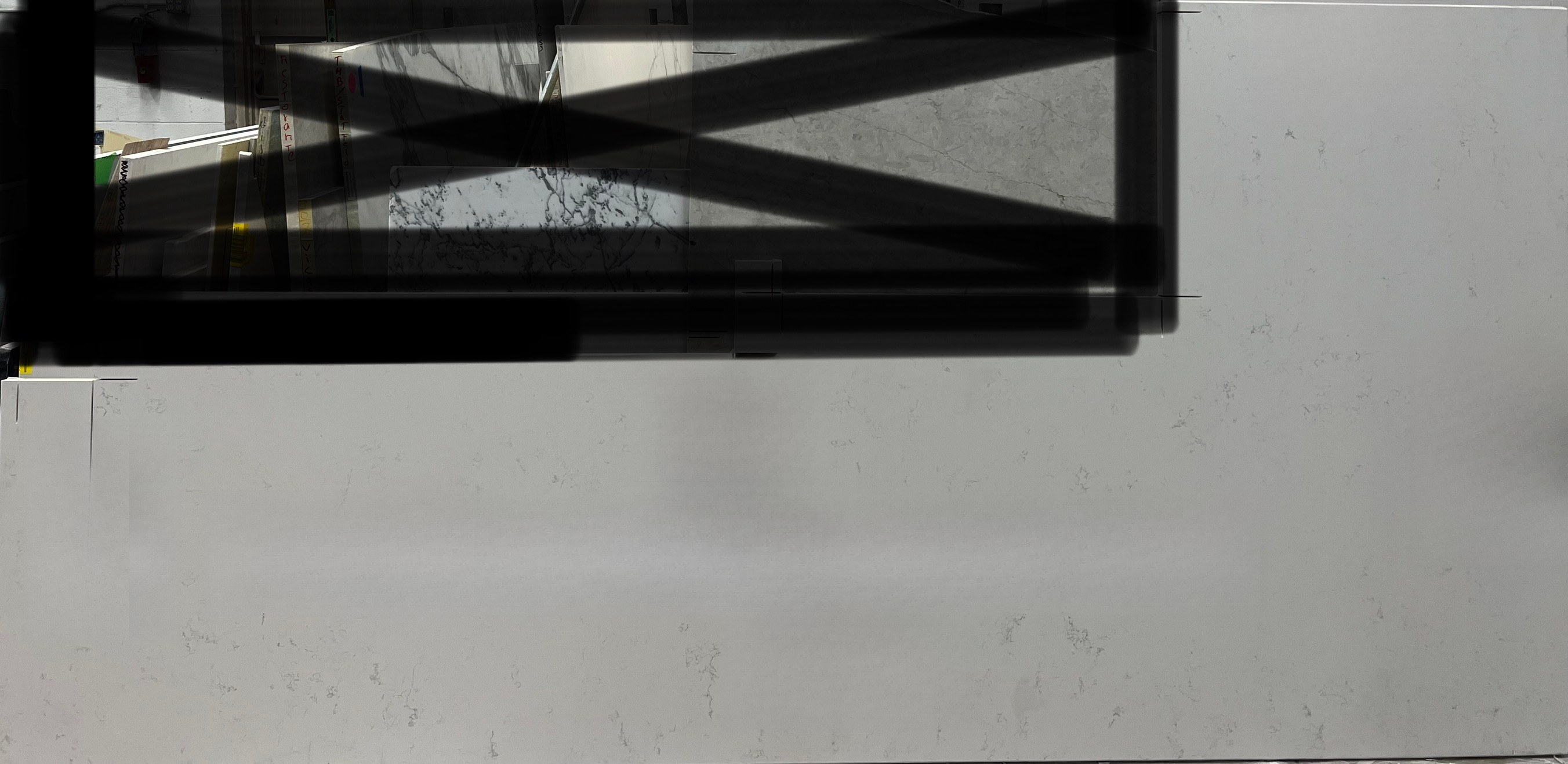 Calacatta Vicensa Quartz, 122" x 59"