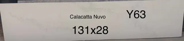 Calacatta Nuvo Quartz remnant, 28" x 131"