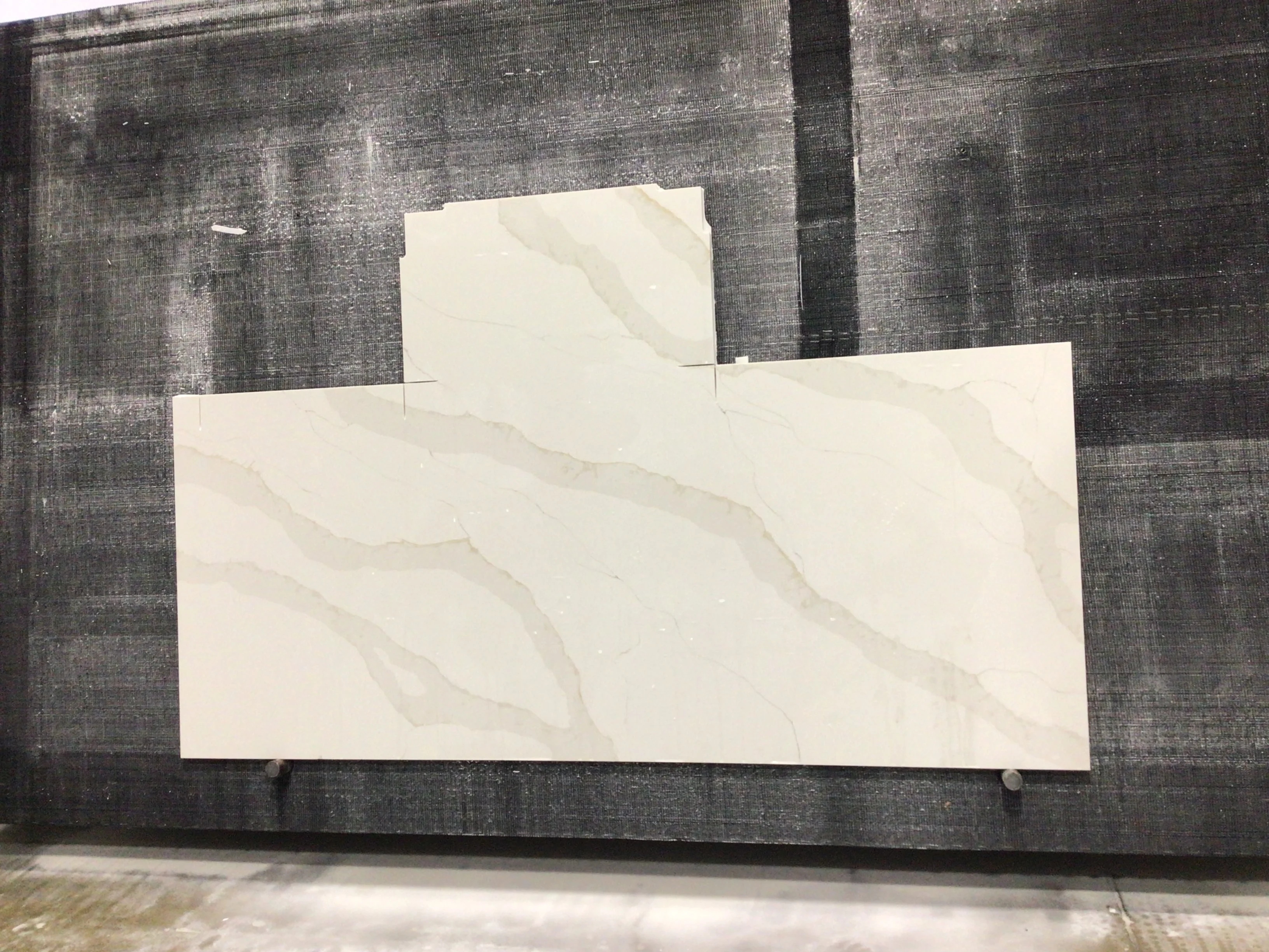 Venezia Calacatta Storm Gold, 86" x 33"