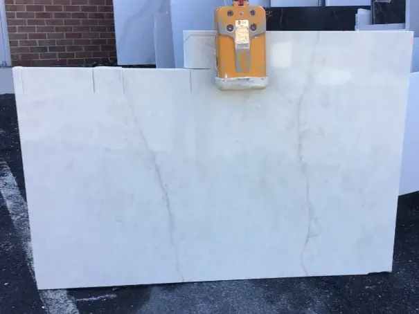 Q Quartz Solitaj Quartz remnant, 63" x 32"