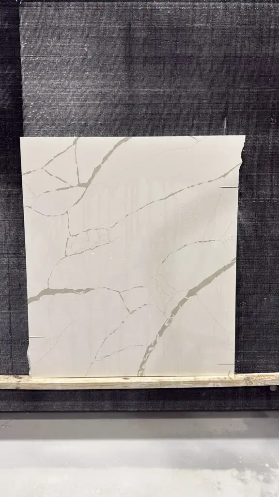 MSI Calacatta Laza Quartz remnant, 50" x 36"