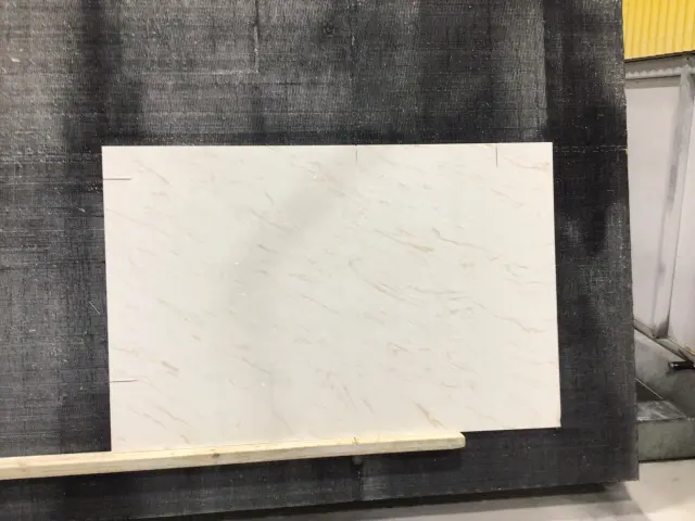 MSI Illusion Quartz remnant, 55" x 34"